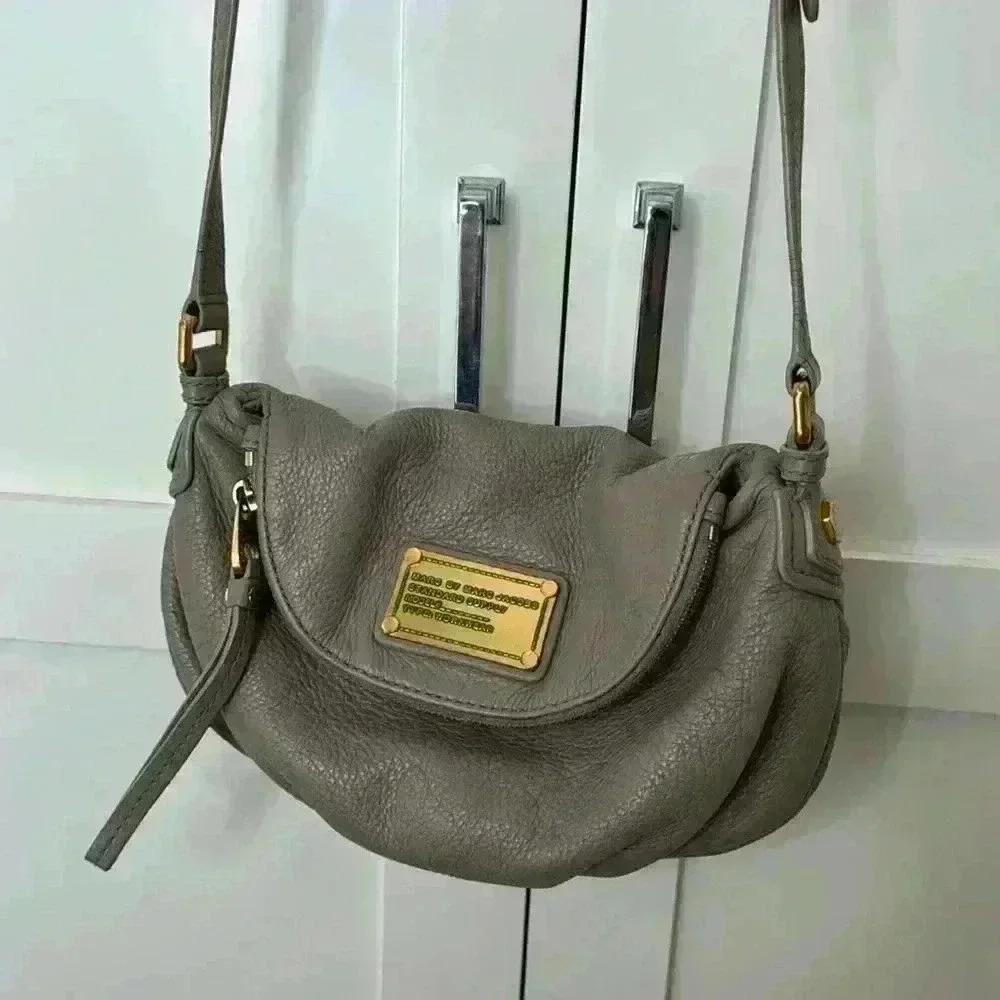 Marc by Marc Jacob’s medium size tan/beige crossbody